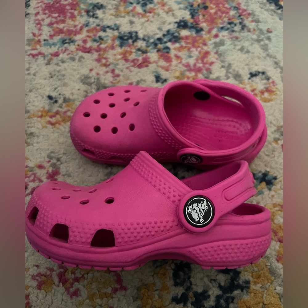 ✨💗PiNK💗✨ Crocs!!